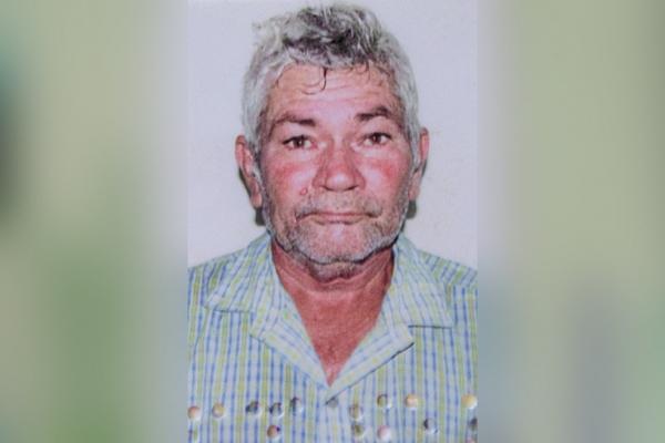 Alfredo Machado, de 64 anos, morreu no quintal de casa, enquanto enchia caixa de água. (Imagem:Reprodução/Blog do Coveiro)