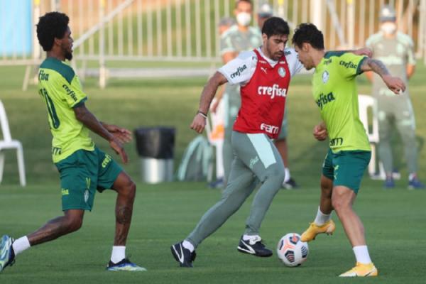 Seleções podem tirar Gómez e Weverton da fase decisiva do Paulistão no Palmeiras(Imagem:Cesar Greco)