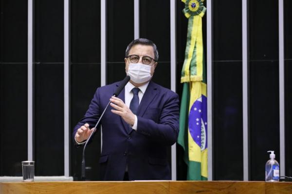 Deputados querem mudança na política de preços dos combustíveis(Imagem:Cleia Viana)