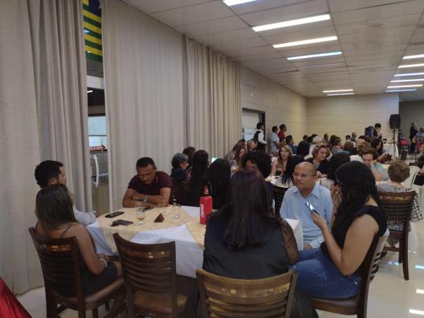 Lançamento de livro de Dom Augusto Rocha reúne grande público em Floriano.(Imagem:FlorianoNews)