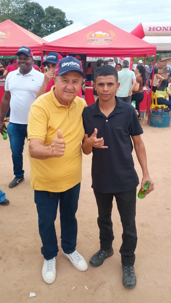 Edmilson Carvalho e comitiva de Sucupira do Riachão prestigiam a IX Festa do Vaqueiro em Barão de Grajaú(Imagem:Ascom)