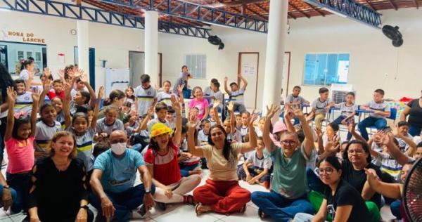 BiblioSesc leva contação de história para Ilha Grande do Piauí.(Imagem:Divulgação)