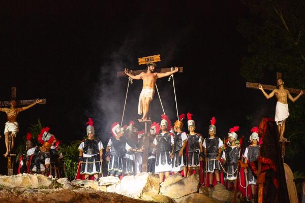 Público se emociona com encenação da Paixão de Cristo em Floriano(Imagem:Reprodução)