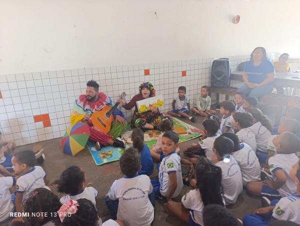 Biblioteca Itinerante leva histórias e cultura à Escola Municipal Eleutério Rezende(Imagem:FlorianoNews)