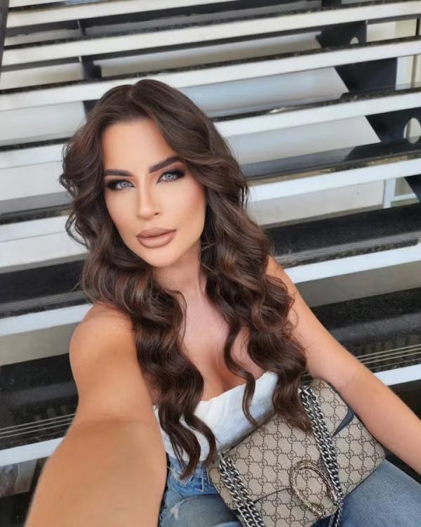 Ex-Miss Goiás e musa do carnaval, Mariana Marquini é vetada da Victorias Secret por conteúdo adulto.(Imagem:Divulgação)