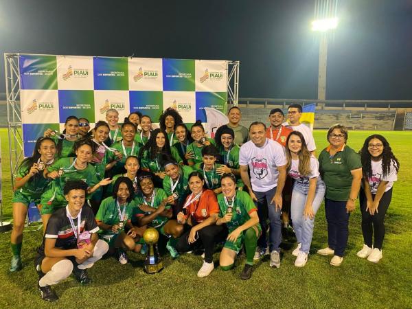 O time do Skill Red sagrou-se campeão ao vencer o Ilhotas F.C. por 4 a 2.(Imagem:Divulgação)