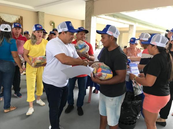 Natal Solidário: Família Resende realiza distribuição de cestas básicas e peixes em Barão de Grajaú(Imagem:FlorianoNews)