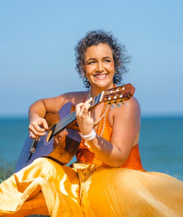 Baião composto pela violonista Jana Vasconcellos, Pra Edu tem sequência de acordes inspirada em Ponteio, composição com a qual Edu Lobo venceu festival de 1967 ao apresentar a mús(Imagem:Reprodução)