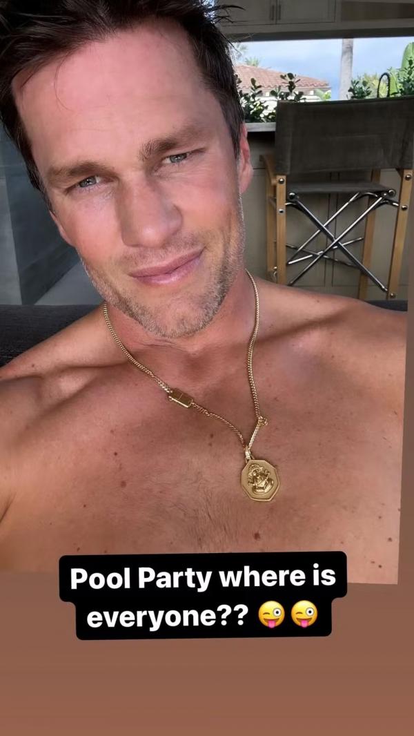 Sem camisa, Tom Brady faz convite após entrevista de Gisele falando do divórcio.(Imagem:Reprodução/Instagram)