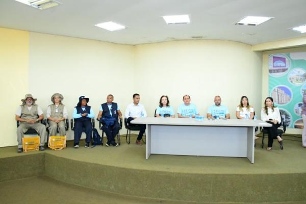 Prefeitura de Floriano entrega novo fardamento aos Agentes de Saúde e de Combate às Endemias(Imagem:Secom)