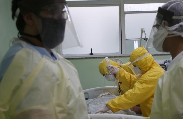Equipe de Enfermeiros em hospital.(Imagem:Rahel Patrasso/Reuters)