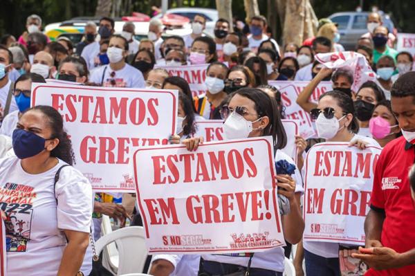 Em assembleia, professores da rede estadual mantém greve e organizam atos no estado.(Imagem:Renato Andrade / Cidadeverde.com)