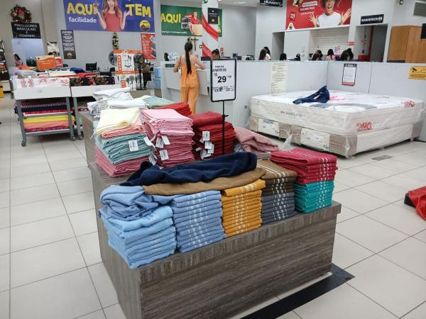 Setor de tecidos(Imagem:FlorianoNews)
