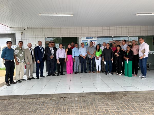 Comissão do MEC faz vistoria para implantação do curso de Medicina em Floriano; deputado Dr. Francisco acompanhou a inspeção.(Imagem:Divulgação)