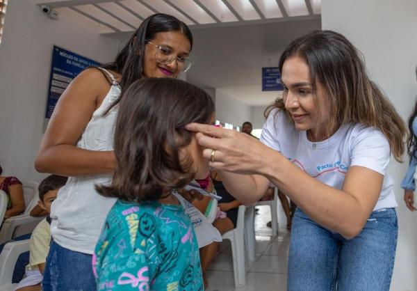 Carretinha da Saúde: mais de 100 óculos são entregues a crianças do litoral piauiense.(Imagem:Divulgação)