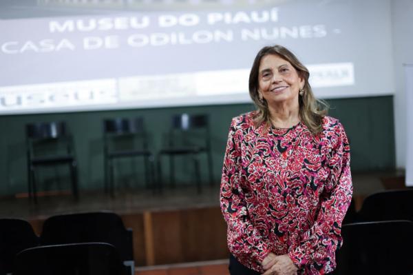 Dora Medeiros, diretora do Museu do Piauí.(Imagem:Regis Falcão)
