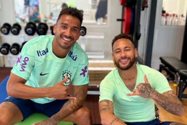 Neymar e Danilo não jogam mais pela Seleção na 1ª fase da Copa do Mundo(Imagem:Reprodução)