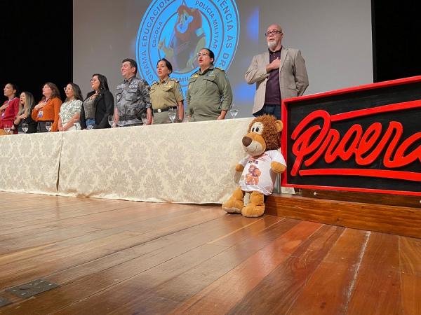 Brilhantes amanhãs: alunos do Sesc participam de formatura do Proerd.(Imagem:Divulgação)