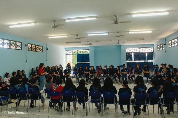  Projeto de combate à pobreza menstrual capacita mulheres para produção de absorventes ecológicos em Teresina.(Imagem:Emile Gomes/Reprodução )