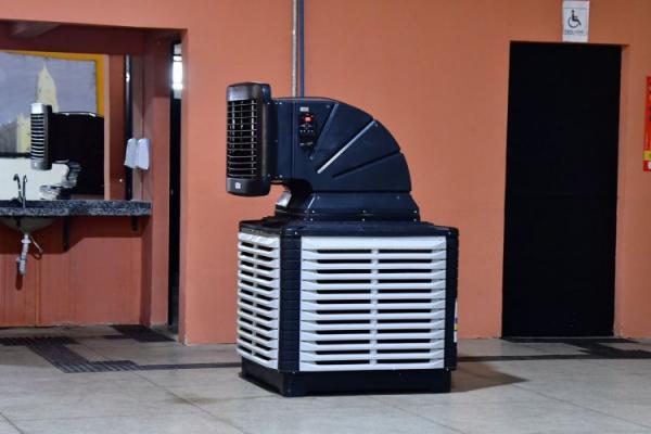 Prefeitura de Floriano instala climatizadores de ar no Mercado Público Municipal(Imagem:Secom)