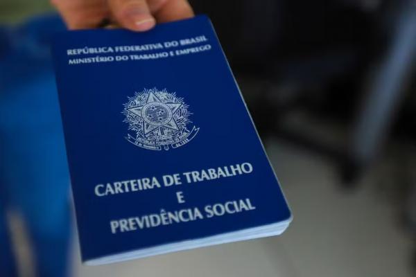 Carteira de trabalho(Imagem:Geraldo Bubniak/AEN)