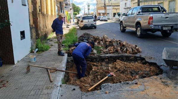  Infraestrutura de Floriano realiza Opera&ccedil;&atilde;o Tapa-Buracos em diversos pontos no m&ecirc;s de abril(Imagem:Secom)