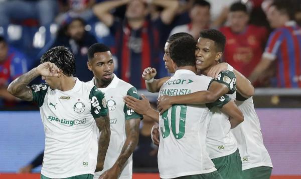 Libertadores: Palmeiras vence Cerro e garante classificação antecipada.(Imagem:REUTERS/CESAR OLMEDO/DIREITOS RESERVADOS)