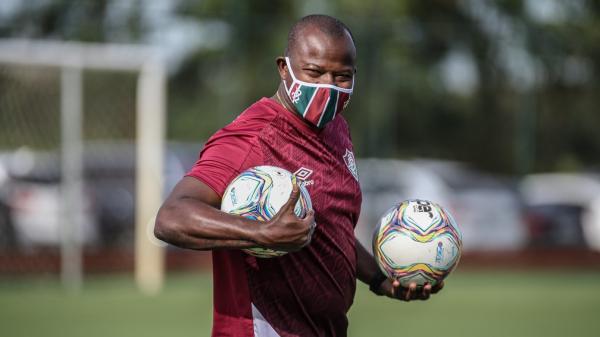 Odair assinará a rescisão e se despedirá dos jogadores nesta terça-feira, no CT Carlos Castilho. Ele deixa o Fluminense após 50 jogos, com 24 vitórias, 12 empates e 14 derrotas, um(Imagem:Reprodução)