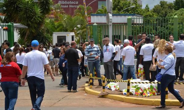 Mais de 1 milhão de candidatos farão exame em 750 municípios.(Imagem:Valter Campanato/Agência Brasil/Arquivo)