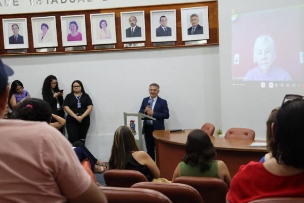 Reitor da UESPI, professor Evandro Alberto, fez a abertura do evento.(Imagem:Divulgação)