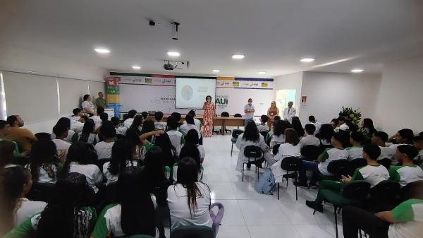 Estudantes da rede estadual conhecem Centro de Educação Ambiental e visitam Parque da Floresta Fóssil(Imagem:Divulgação)