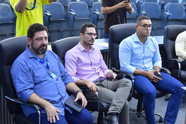 Vereadores cobram melhorias em reunião com Águas do Piauí na Câmara Municipal.(Imagem:CMF)