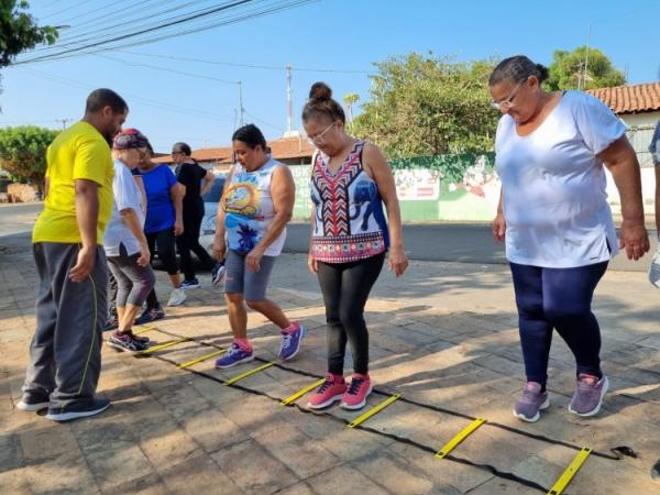 Núcleo de Atividade Física da UBS José Paraguassú reúne dezenas de participantes.(Imagem:Secom)