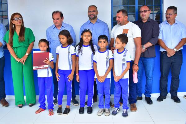 Vereadores de Floriano participam de entrega da reforma da Escola Municipal Dom Edilberto.(Imagem:Câmara Municipal de Floriano)