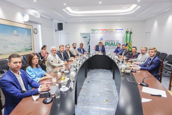 Rafael Fonteles recebeu, nessa quinta-feira (21), representantes do Grupo Solatio.(Imagem:Divulgação)