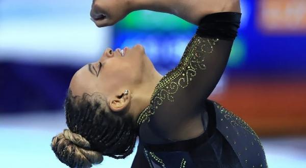 Brasileira ficou atrás apenas de Simone Biles e levou sua sexta medalha na competição(Imagem:@rbufolin / CBG)