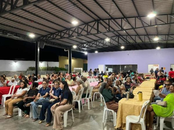 Prefeitura de Floriano encerra atividades do Servi&ccedil;o de Conviv&ecirc;ncia com confraterniza&ccedil;&atilde;o para os idosos.(Imagem:Secom)