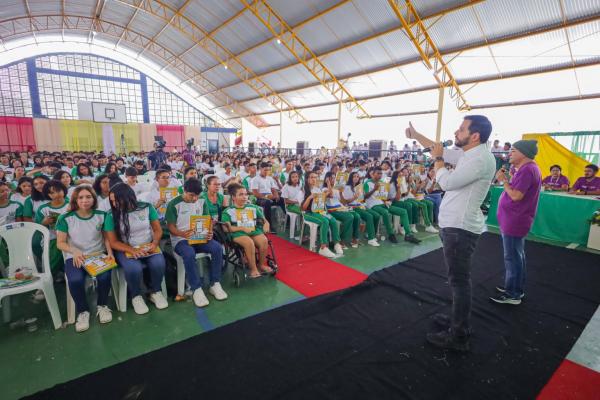 Estudantes da rede estadual participam de revisão Pré-Enem e Pré-Saeb em União.(Imagem:Letícia Santos)