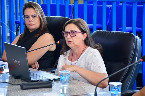 Vereadores de Floriano recebem equipe contábil da Prefeitura para discutir a LOA 2024(Imagem:CMF)