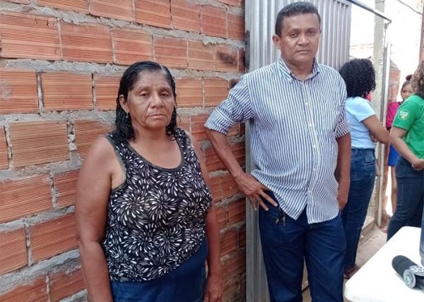 Mãe Maria do Socorro e Tio Jorge Luiz(Imagem:Déborah Radassi/TV Cidade Verde)