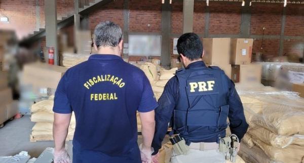 Produto ainda não identificado é apreendido pela PRF com nota fiscal falsa em Teresina(Imagem:Divulgação/PRF-PI)