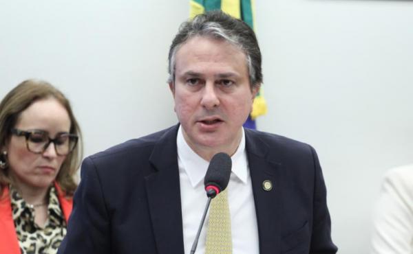 Ministério da Educação quer ampliar Pé-de-Meia para todos do ensino médio(Imagem:Reprodução)