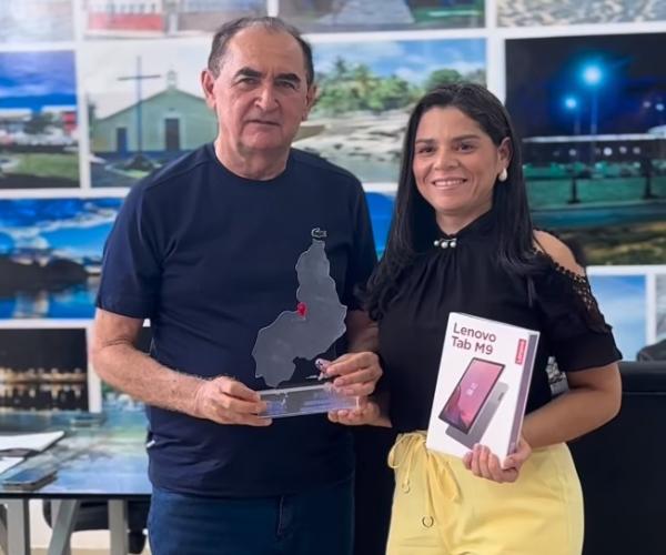 Prefeito Antônio Reis celebra 4º lugar de Floriano no ranking do Piauí Saúde Digital.(Imagem:Reprodução/Instagram)
