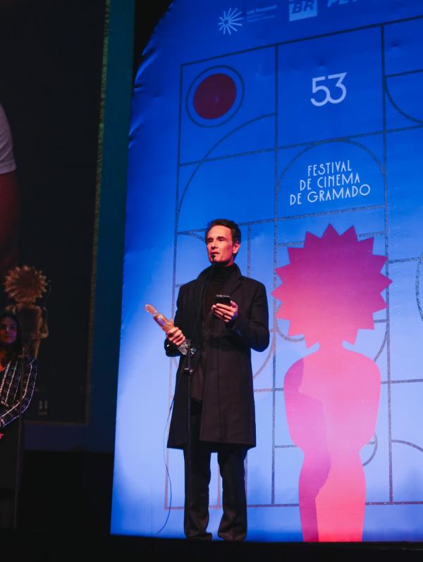Rodrigo Santoro recebe o Kikito de Cristal no Festival de Gramado 2025.(Imagem:Kätlin Fotografias/Agnews)