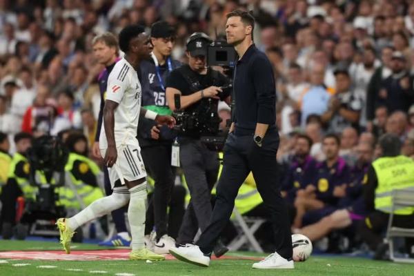 Xabi Alonso sacou Vini Jr. para dar lugar a Rodrygo.(Imagem: AFP)