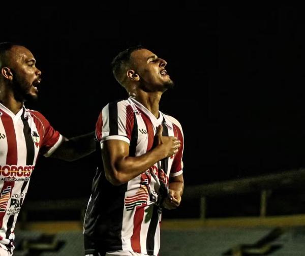 Doda e Iago Felipe, lateral e volante do River-PI.(Imagem:Maria Vitória / River AC)