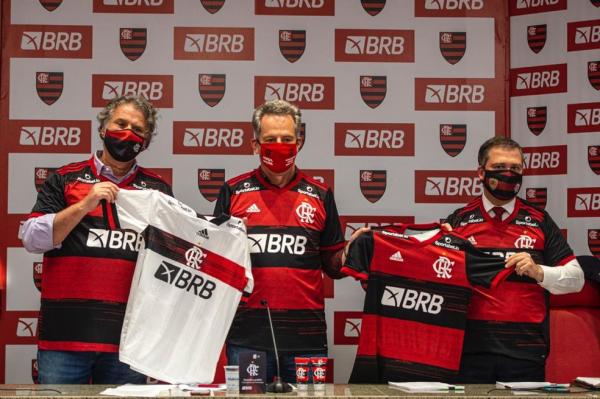 BRB estampa espaço nobre da camisa do Flamengo.(Imagem:Marcelo Cortes/Flamengo)