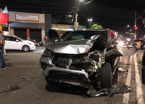Carro do advogado ficou destruído após acidente em Teresina (Imagem:Reprodução)
