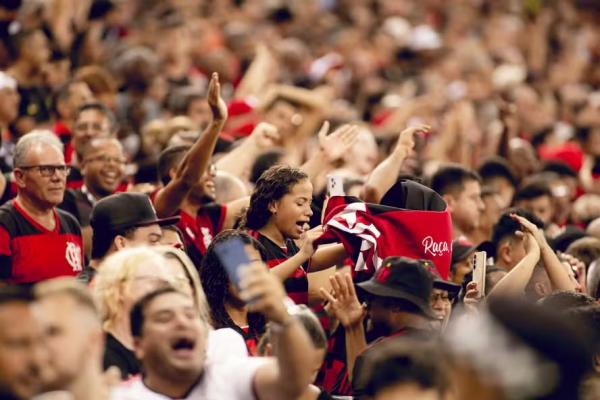 Torcida do Flamengo presente no Maracanã.(Imagem:Adriano Fontes/Flamengo)