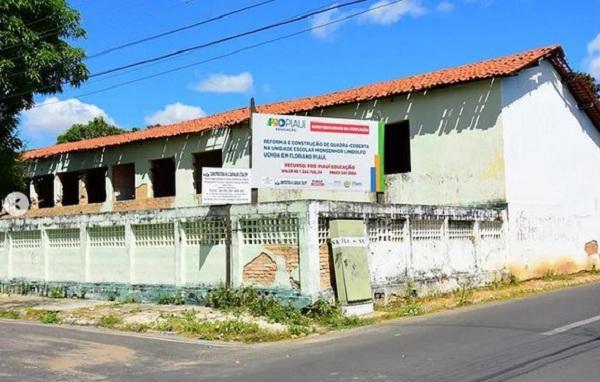 Vereadores constatam descaso no andamento das obras de reforma de escola estadual em Floriano.(Imagem:Reprodução/Instagram)
